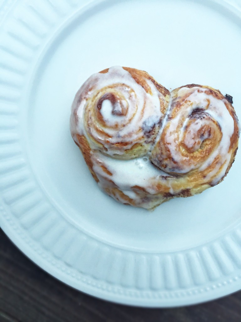 How to Make Simple Heart Shaped Cinnamon Rolls