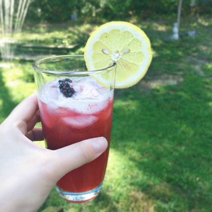 The Best Blackberry Lemonade Recipe